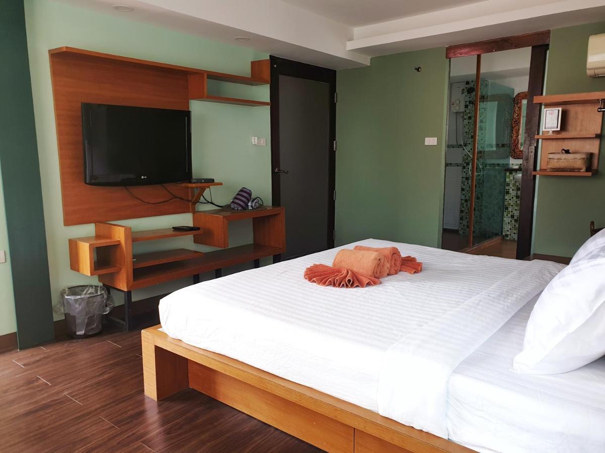 Island Cafe&Hostel Koh Lipe Extérieur photo