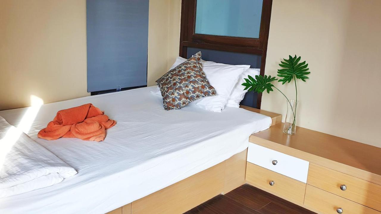Island Cafe&Hostel Koh Lipe Extérieur photo